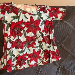 NWOT CUTE LULAROE DRESSY  SHIRT SIZE XSMALL